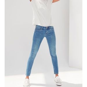 UO’s BDG Twig Mid-Rise Skinny Jean